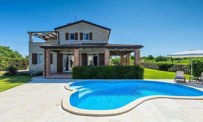 Stifanici House | Relaxing Retreat at Villa Kornelija with Pool and Spa