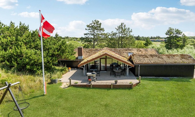 Romo House | Cozy Vacation Home with Oceanfront Views and Spa Amenities