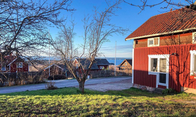 Rattvik House | Cozy Accommodation with Lake View Near Rättvik