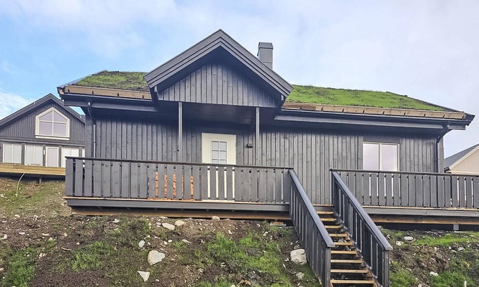 Rauland House | Perfect Retreat for Nature Lovers with Lake Views & Spa