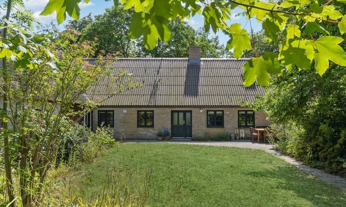 Rodbyhavn House | Cozy Cottage with Wood-Burning Stove in Scenic Countryside