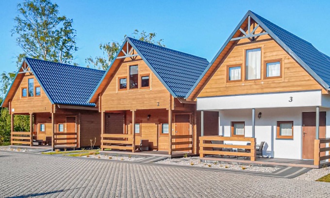 Rowy House | Welcoming Wooden House with Ocean Views in Rowy Village