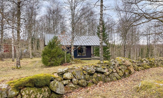 Smalandsstenar House | Tranquil Lakefront Retreat with Spa & Family-Friendly Perks