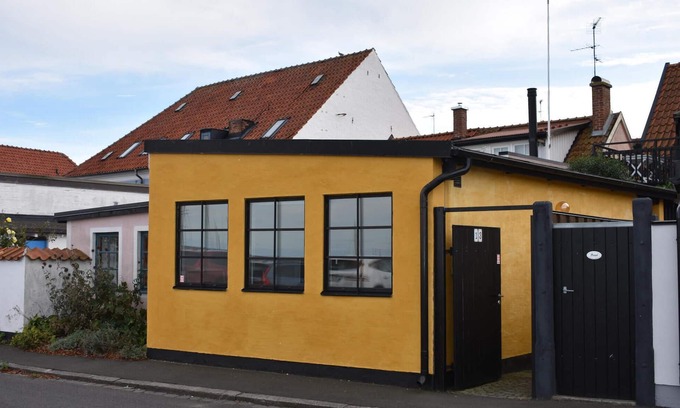 Simrishamn House | Relaxing 1 Bedroom Accommodation with Oceanfront Views