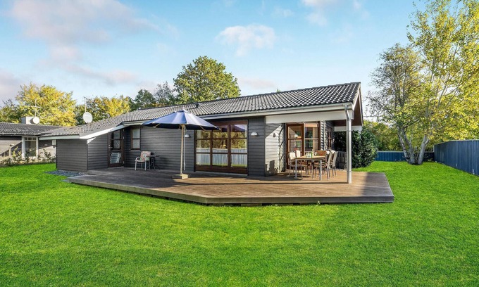 Store Kongsmark House | Family-Friendly Oceanfront Getaway for Memorable Stays