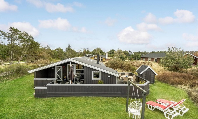 Sønder Vorupør House | Discover Nature's Beauty at Our Oceanfront Retreat