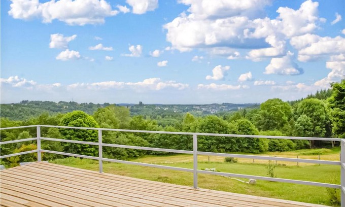 Ussel House | Welcoming Home in Ussel with Free Wifi and Family Amenities
