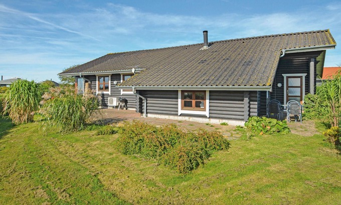 Vinderup House | Oceanfront Retreat: Wood-Built Home with Breathtaking Views