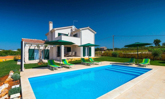 Lasici House | Relax in a Spacious 3 Bedroom Retreat at Vizinada