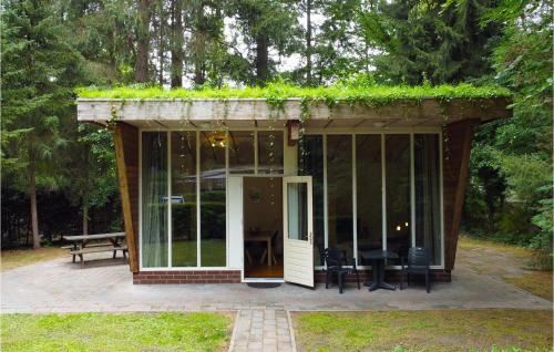 Vledder House | Inviting Vledder Home with Kitchen for Family Getaways