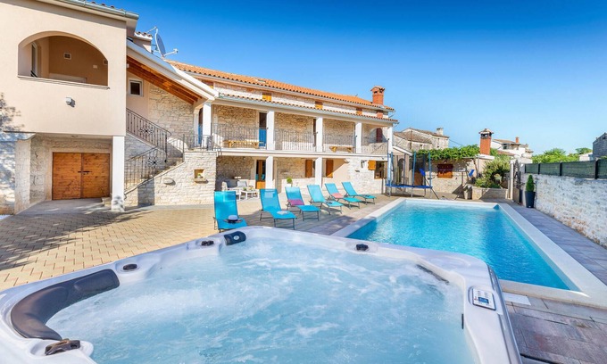 Gajana House | Family-Friendly Coastal Retreat with Pool and Spa Amenities