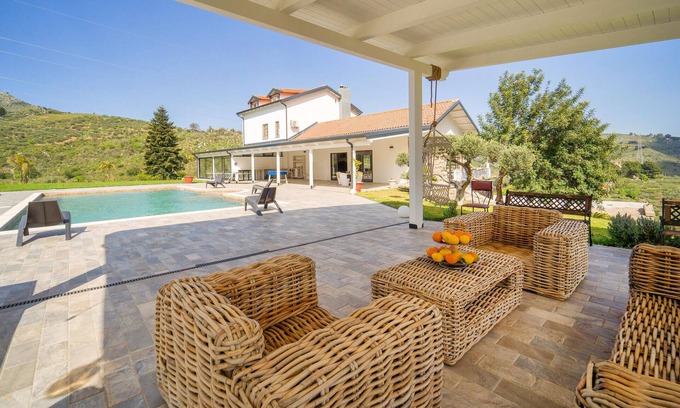 Belmonte Mezzagno House | Experience the Sun-Soaked Beauty of Sicily's Hidden Gem