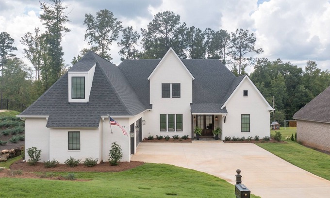 Auburn House | Prime Location Home Near Downtown Auburn & University