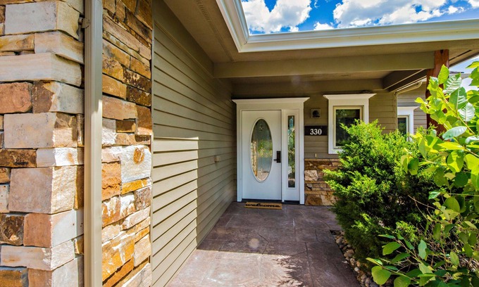 Stanley Hills Condo | Inviting Home with Hot Tub and Scenic Estes Valley Views