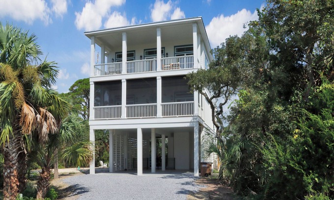 Indian Pass House | 🌊Gorgeous Home with Great Amenities | Pet Friendly | Villa Laguna🌊
