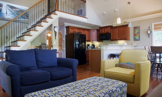 Lyman House | Picturesque Lake House with Sunset Views & Spa Amenities