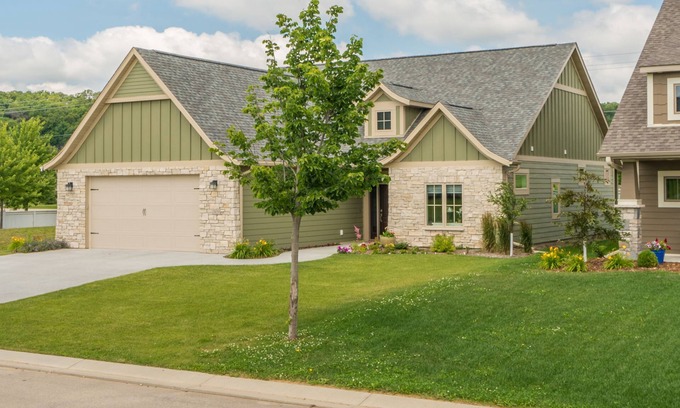Rochester House | Top-Rated ADA Compliant Home Near Mayo Clinic with Views