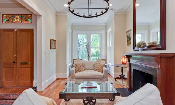 Stanton Park House | Elegant Master Suite Steps from Capitol with Breakfast Included