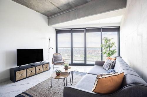 Bomonti Apartment | Modern 1bd Condo with Pool, Gym & Scenic Views - Pet Friendly
