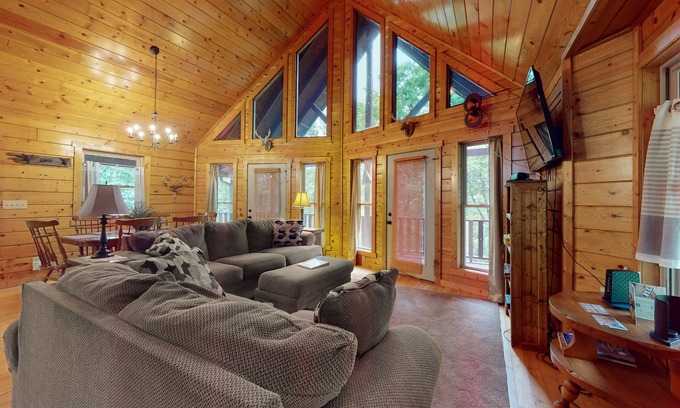 Ranger Cabin | Modern Cabin Retreat with Pool, Tennis & Pet-Friendly Perks