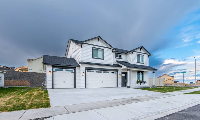Tri-Cities House | Modern Farmhouse Retreat in Tri Cities, WA - Pet Friendly Stay