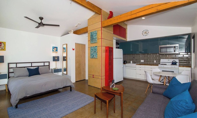 Stockton Apartment | Modern Studio Steps from Metro, Pet & Child Friendly
