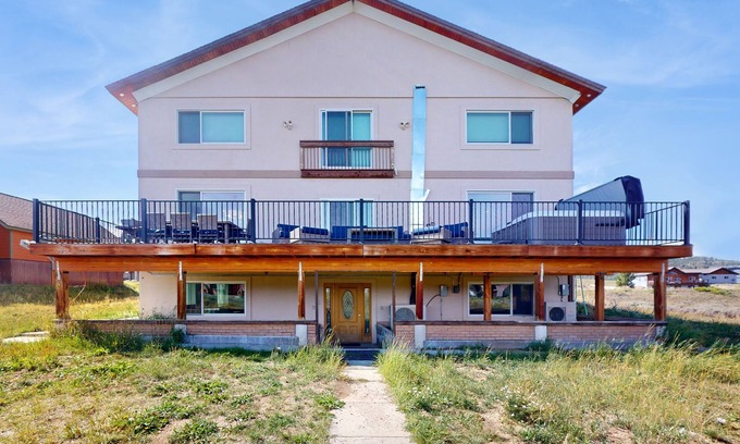 Tabernash House | Inviting Mountain Retreat with Deck, Pool Table & Fast WiFi