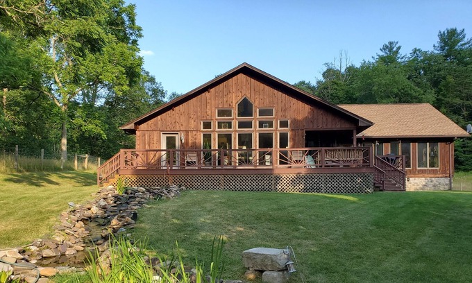 Mustoe House | Elegant Mountain Retreat in Highland County, VA – Rated 10/10