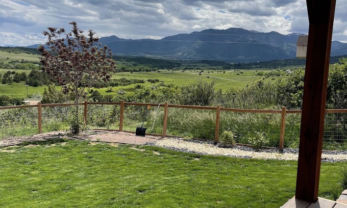Colorado City House | Gorgeous Mountain View