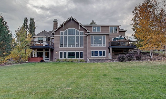 Grant Creek House | Scenic Mountain View Home in Prime Missoula Location