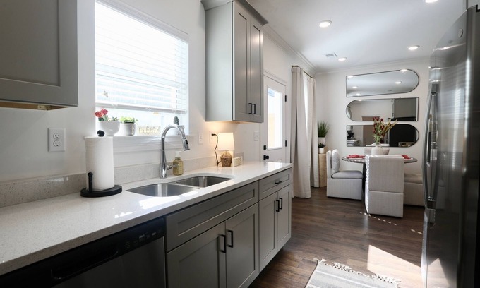 Oxford Condo | Gorgeous NEW Townhome - Close to Campus & Jackson Ave!
