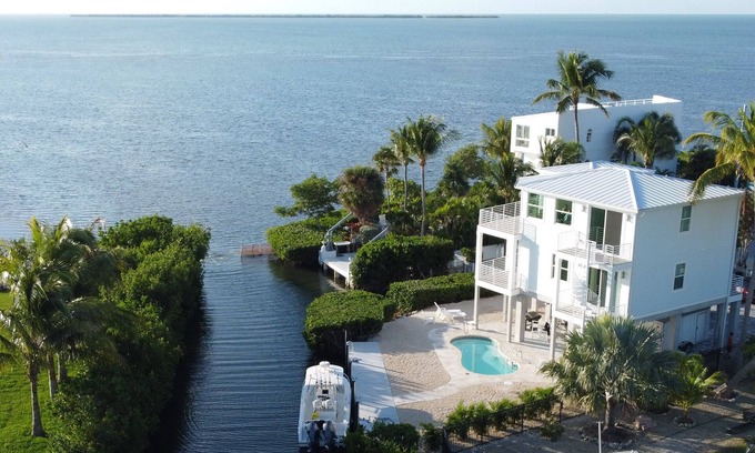 Cutthroat Harbor Estates House | Seaside Escape: Private Pool, Dock & Kayaks Await You