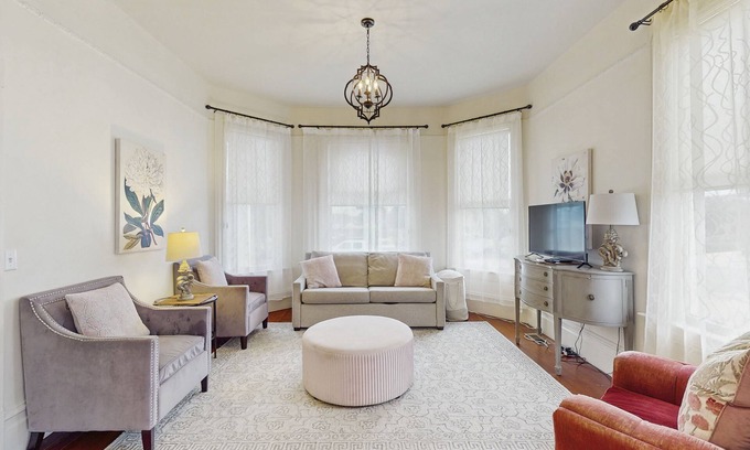 Old Town Eureka House | Beautiful Oceanfront Retreat with Spa and Family Amenities