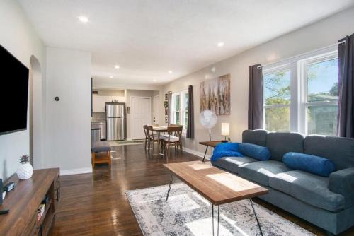 South Bend House | Superb Notre Dame Retreat with Comfy Beds & Free WiFi