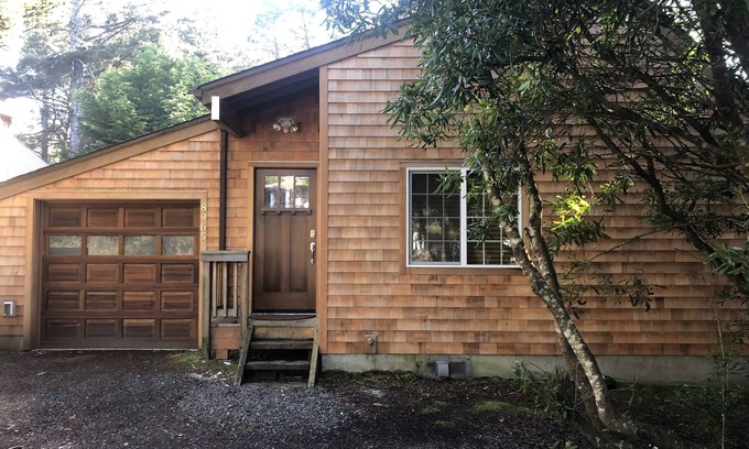 Manzanita House | Inviting Oak & Cedar House Steps from Manzanita Beach