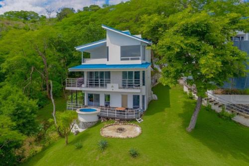Coco House | Relaxing Ocean View at House of Winds - Close to Beach