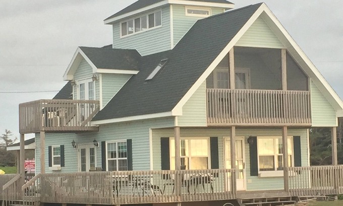 Saint Peters Bay House | Beautiful Beachfront Retreat with Ocean View & Spa