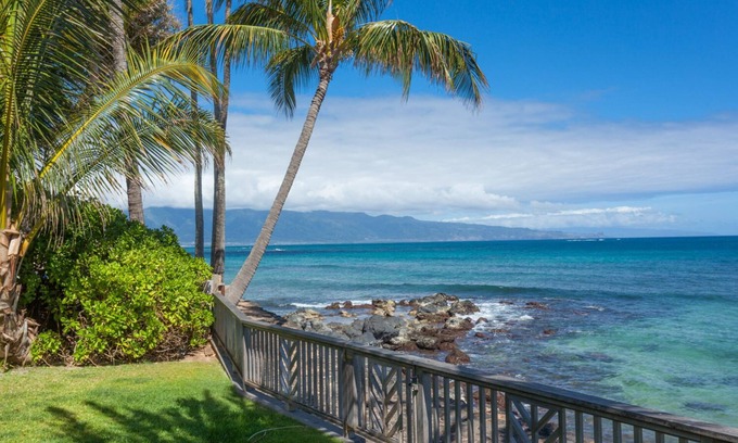 Paia House | Oceanfront Bliss at Paia Bay - Guest Rated 9.8/10