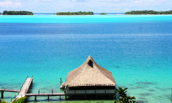 Bora Bora House | Idyllic Over Water Bungalow in Bora Bora for Families & Couples