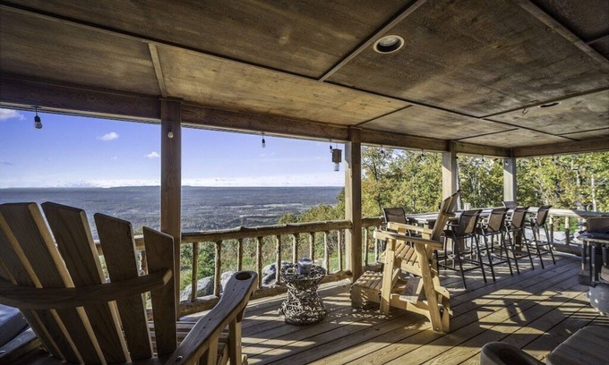 Valley Head Cabin | Experience Breathtaking Mountain Views with a Hot Tub Retreat