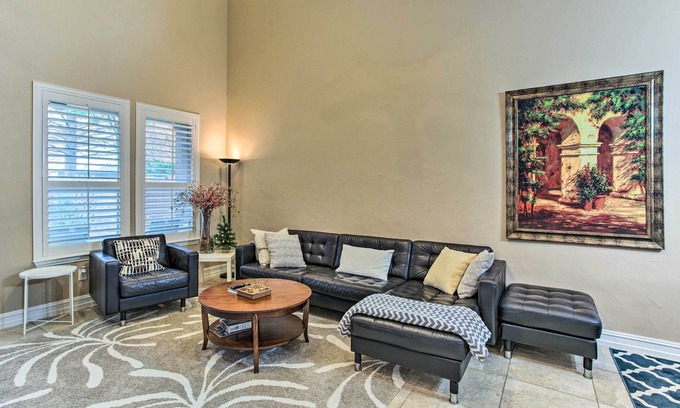 Plano House | Inviting Plano Townhome with Patio, Grill, and Pool Access