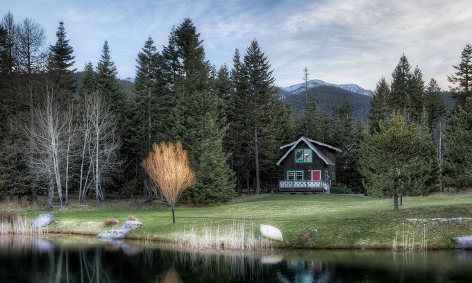Kalispell Cottage | Beautiful Retreat 30 Minutes from Glacier National Park