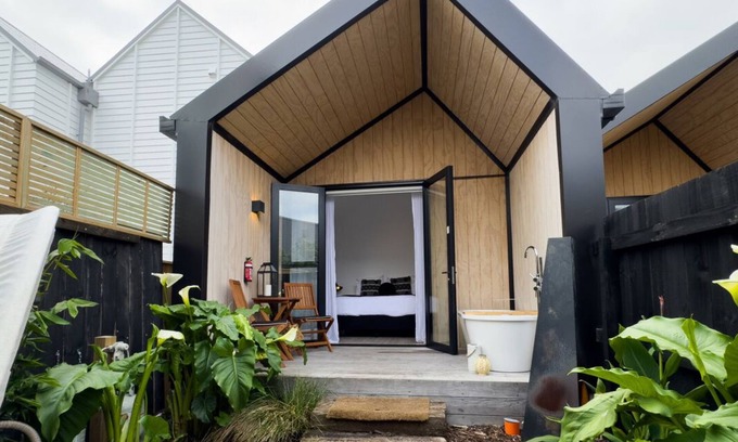 Matakana Apartment | Tranquil Escape in Matakana with Kitchen Amenities