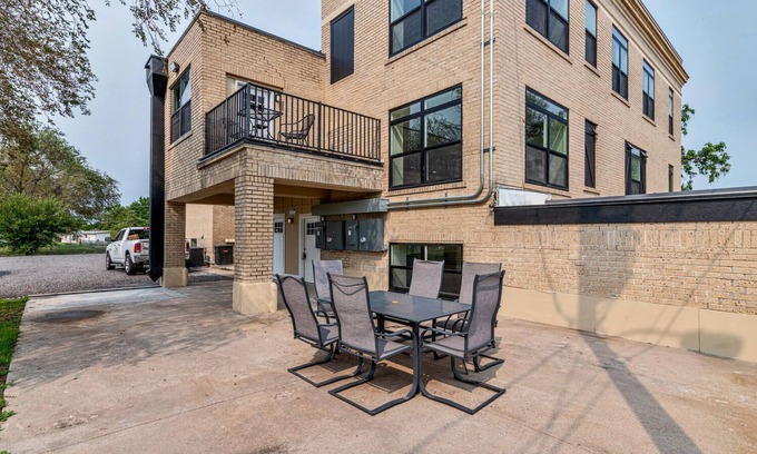 Sterling Apartment | Modern Remodeled Studios with Kitchen & Child-Friendly Amenities