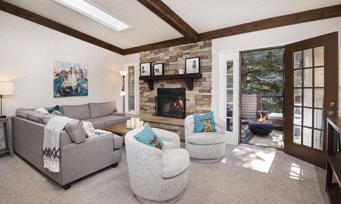 Intermountain Condo | Beautiful Condo with Private Hot Tub & Top Guest Rating