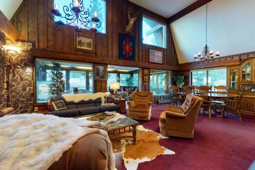 Rio Vista Estates House | Idyllic Riverfront Retreat - Ideal for Families, Rated 10/10