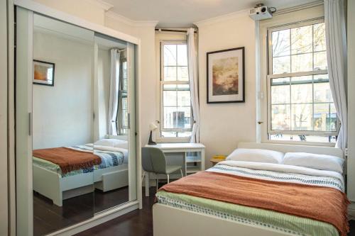 Riverside House | Gorgeous room steps from Tower Bridge