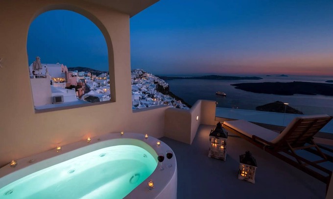 Firostefani Villa | Elegant Santorini Villa Fiedla | 1 Bedroom Suite & Hot Tub