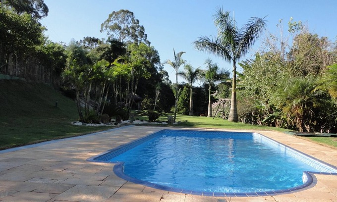 Lajeado do Salto House | Idyllic Sitio: Pool, Lake & Barbecue for Unforgettable Stays