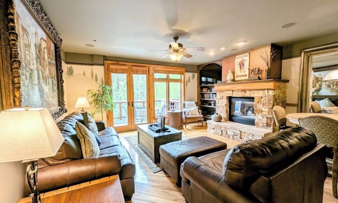 River Run Condo | Exceptional 2BR/3BA Resort Condo with Pool & Spa Access